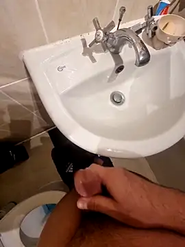 Snapshot of Chubbyfatty000 chatting on November 2025 09:43:02 PM Chubbyfatty000 online show from November 2025 09:43:02 PM