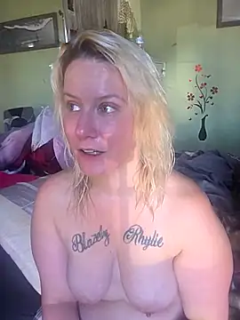 RhondaRump online show from November 2025 04:29:02 PM