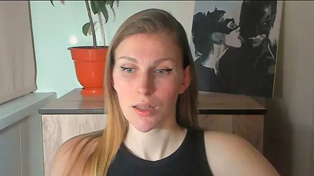 Snapshot of JuliaMuuun chatting on March 2026 05:50:02 PM JuliaMuuun online show from March 2026 05:50:02 PM