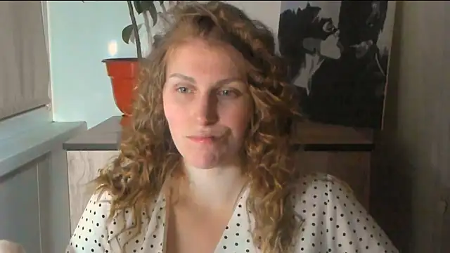 Snapshot of JuliaMuuun chatting on March 2026 07:19:01 PM JuliaMuuun online show from March 2026 07:19:01 PM