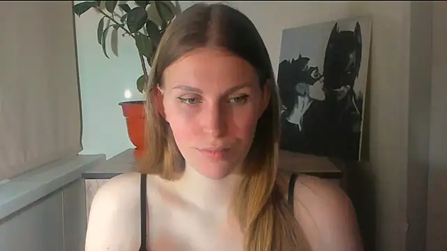 Snapshot of JuliaMuuun chatting on April 2026 09:13:01 PM JuliaMuuun online show from April 2026 09:13:01 PM