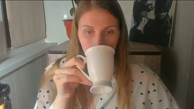 Snapshot of JuliaMuuun chatting on April 2026 09:16:01 PM JuliaMuuun online show from April 2026 09:16:01 PM