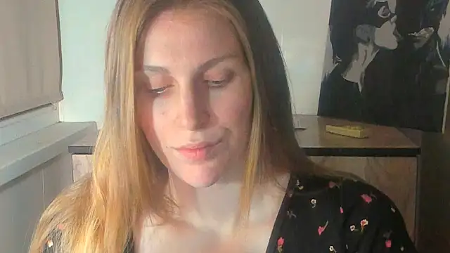 Snapshot of JuliaMuuun chatting on April 2026 08:35:02 PM JuliaMuuun online show from April 2026 08:35:02 PM