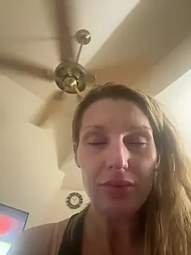 BaddieBossXX2 online show from July 2026 03:05:01 PM