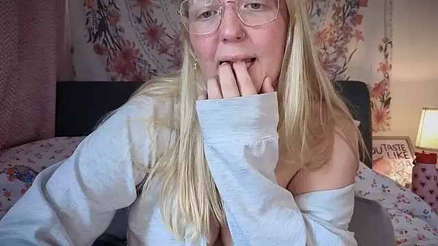 Snapshot of Daisyxoxo_ chatting on September 2025 08:37:01 AM Daisyxoxo  online show from September 2025 08:37:01 AM