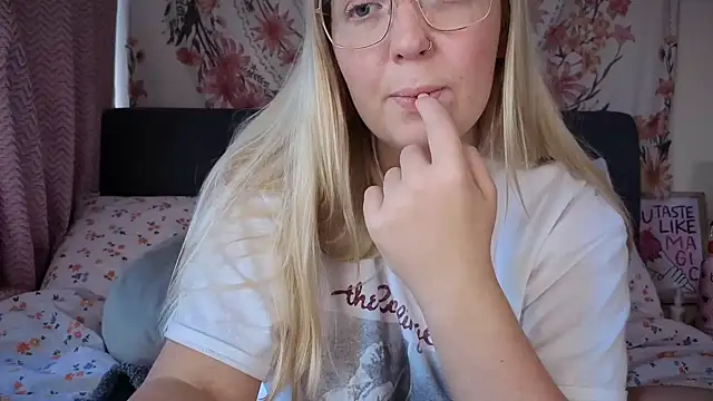 Snapshot of Daisyxoxo_ chatting on October 2025 08:33:02 AM Daisyxoxo  online show from October 2025 08:33:02 AM