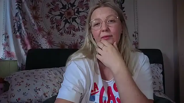 Snapshot of Daisyxoxo_ chatting on June 2026 08:30:01 AM Daisyxoxo online show from June 2026 08:30:01 AM