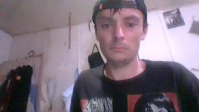 Snapshot of RichardW chatting on September 2025 02:33:01 AM RichardW online show from September 2025 02:33:01 AM