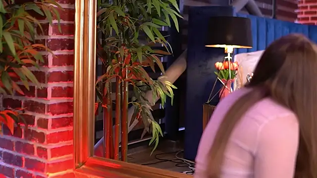 MillaSerene online show from December 2025 07:17:01 AM