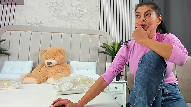 DaryaReed online show from November 2025 05:06:01 AM