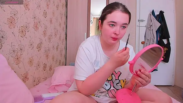 Snapshot of Alice_next_door chatting on May 2026 11:16:02 AM Alice next door online show from May 2026 11:16:02 AM