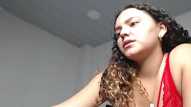 Giia Monroe online show from November 2025 04:47:01 PM