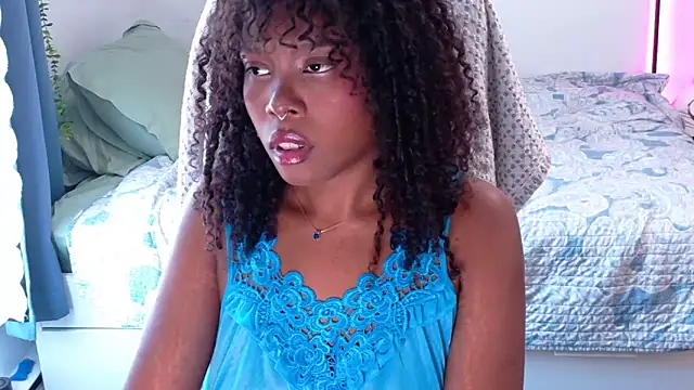 Snapshot of SparklingSoleil chatting on June 2026 05:36:02 PM SparklingSoleil online show from June 2026 05:36:02 PM
