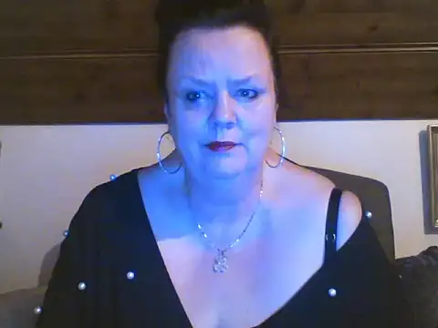 TiffanyMature online show from April 2026 08:20:02 PM