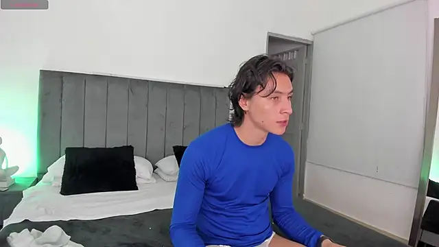 AlexanderHall online show from September 2025 07:37:01 PM