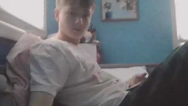 Liam axel35 online show from December 2025 08:28:02 PM