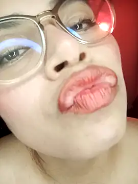 Snapshot of Diamily chatting on September 2025 03:50:02 AM Diamily online show from September 2025 03:50:02 AM