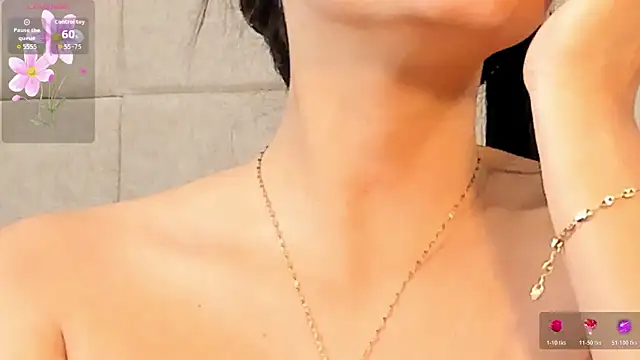 VioletHilton online show from December 2025 07:31:01 PM