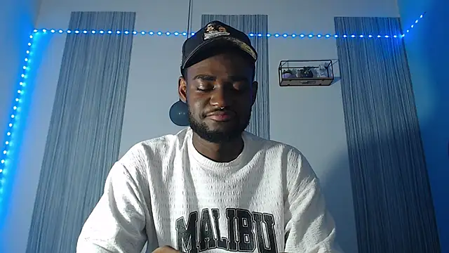 Snapshot of eebony_stallion chatting on February 2026 06:28:02 PM eebony stallion online show from February 2026 06:28:02 PM