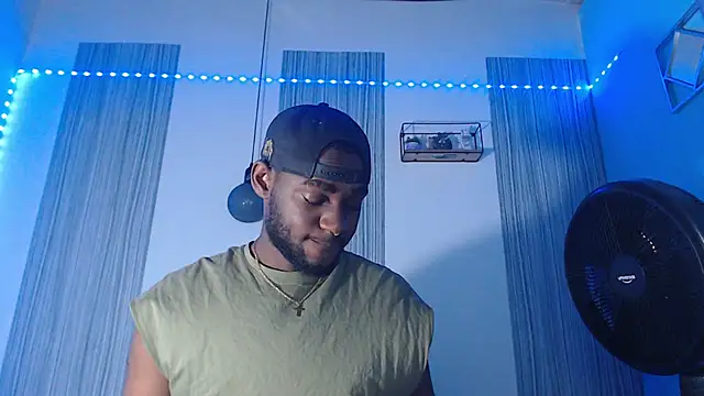 Snapshot of eebony_stallion chatting on February 2026 03:21:02 AM eebony stallion online show from February 2026 03:21:02 AM