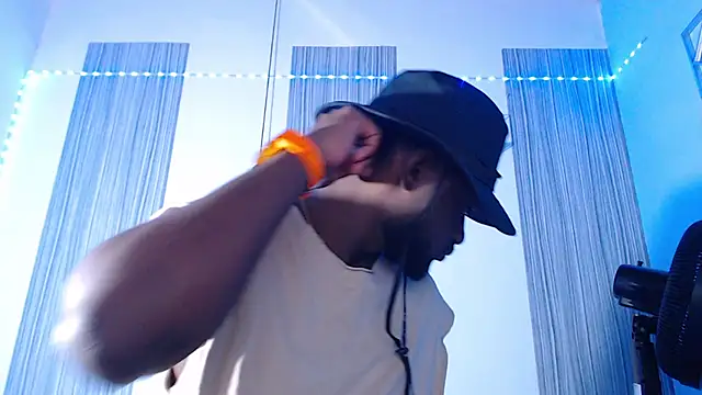 Snapshot of eebony_stallion chatting on February 2026 06:48:01 PM eebony stallion online show from February 2026 06:48:01 PM