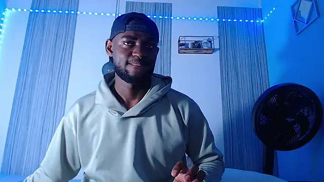 Snapshot of eebony_stallion chatting on February 2026 03:02:02 AM eebony stallion online show from February 2026 03:02:02 AM