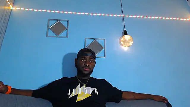 Snapshot of eebony_stallion chatting on February 2026 02:20:02 AM eebony stallion online show from February 2026 02:20:02 AM