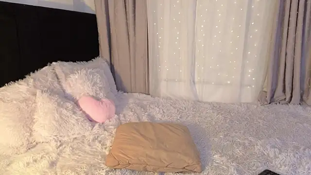 LunaVelvet777 online show from March 2026 03:49:02 PM