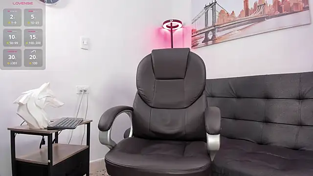 Dash Bukoski online show from October 2025 11:32:02 AM