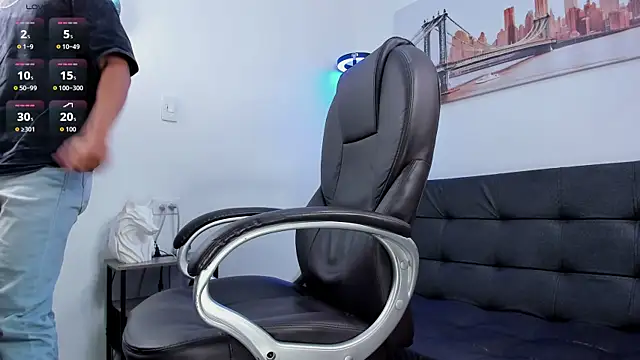 Dash Bukoski online show from October 2025 05:13:01 PM