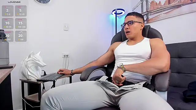 Dash Bukoski online show from October 2025 01:48:02 PM