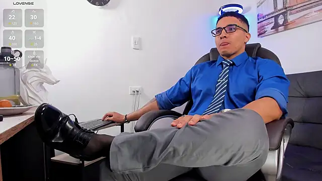 Dash Bukoski online show from November 2025 02:15:01 PM