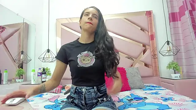 MiaCours online show from November 2025 07:03:03 PM