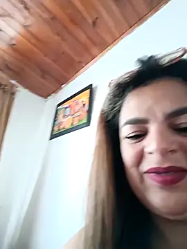 Mia-Glow online show from April 2026 12:10:01 PM