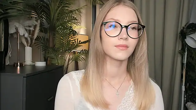 ChinBonnell online show from November 2025 05:40:02 AM