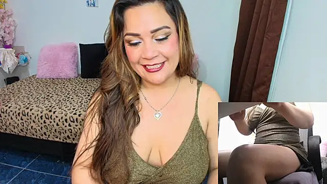 Snapshot of Paulina-Becerraa chatting on May 2026 04:09:01 AM Paulina-Becerraa online show from May 2026 04:09:01 AM