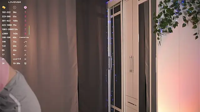 VernonKnapik online show from September 2025 07:35:02 PM