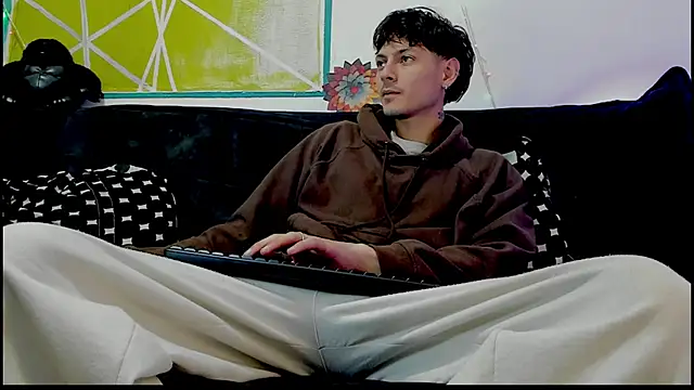 Dioniso guy8 online show from March 2026 06:57:01 PM