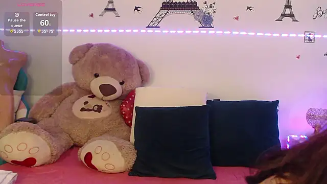 arianajoliee online show from January 2026 11:09:02 PM