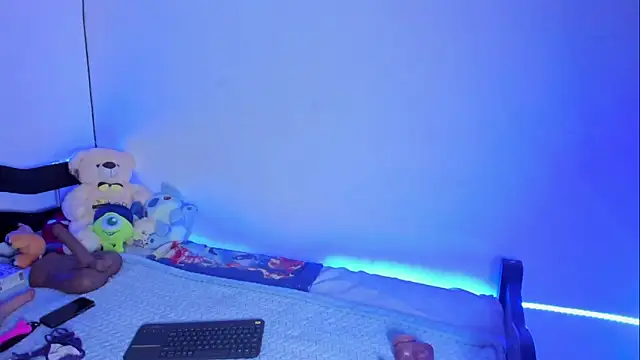 Snapshot of Ellope_ chatting on September 2025 03:21:01 AM Ellope online show from September 2025 03:21:01 AM