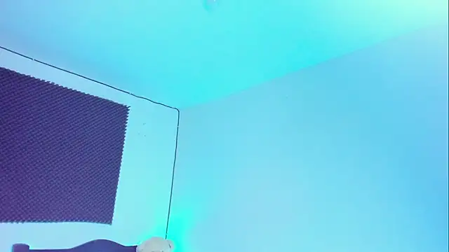 Snapshot of Ellope_ chatting on November 2025 10:09:01 PM Ellope online show from November 2025 10:09:01 PM