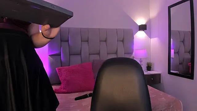 Seraphyne666 online show from February 2026 06:22:02 PM