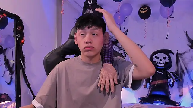 zeus blaze online show from October 2025 12:12:02 PM