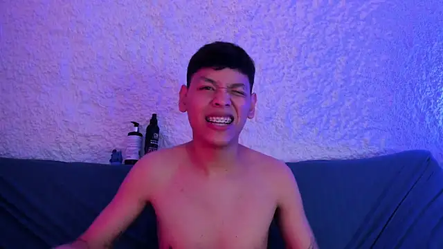 zeus blaze online show from November 2025 09:03:02 PM