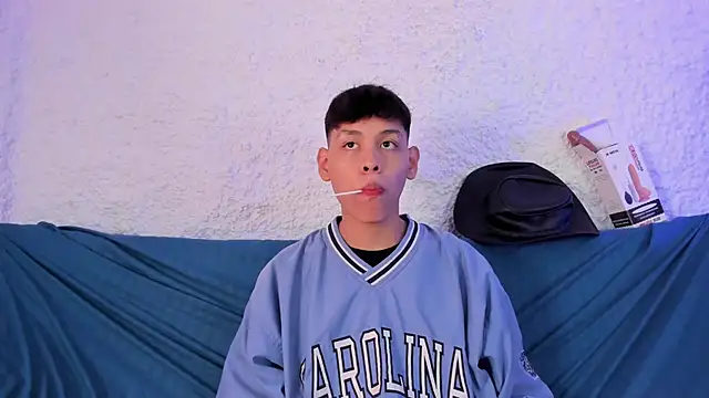 zeus blaze online show from November 2025 07:47:01 PM