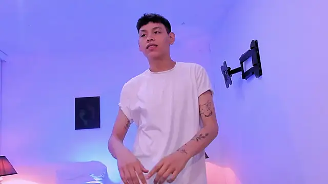 zeus blaze online show from November 2025 08:01:01 PM