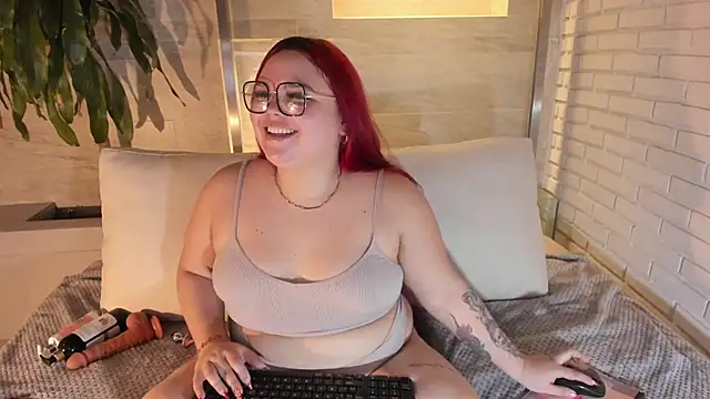 Snapshot of Lushi_Love chatting on June 2026 02:23:02 AM Lushi Love online show from June 2026 02:23:02 AM