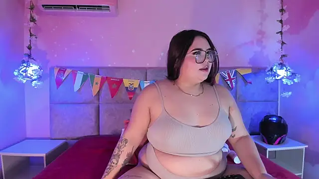 Snapshot of Lushi_Love chatting on July 2026 03:20:02 AM Lushi Love online show from July 2026 03:20:02 AM