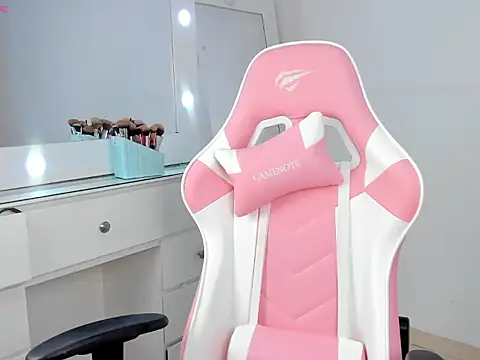 Snapshot of Saloome_miller chatting on October 2025 05:04:01 AM Saloome miller online show from October 2025 05:04:01 AM