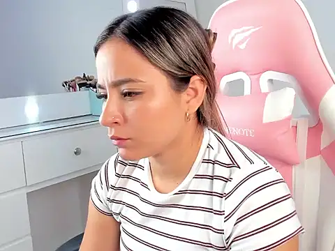 Snapshot of Saloome_miller chatting on October 2025 04:04:01 AM Saloome miller online show from October 2025 04:04:01 AM